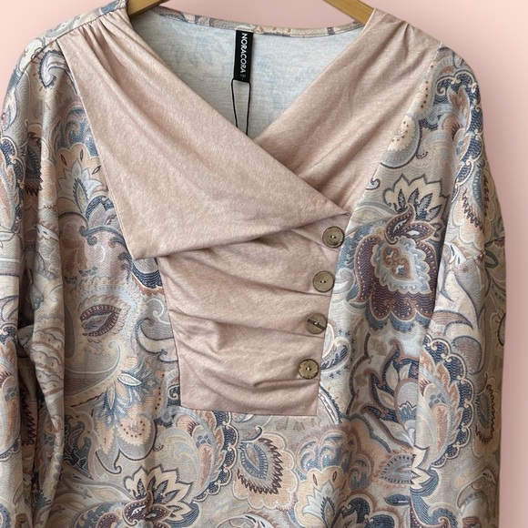 Noracora Top - Asymmetrical Neck Buttoned Floral Casual Long Sleeved Top - Large - Picture 3 of 9